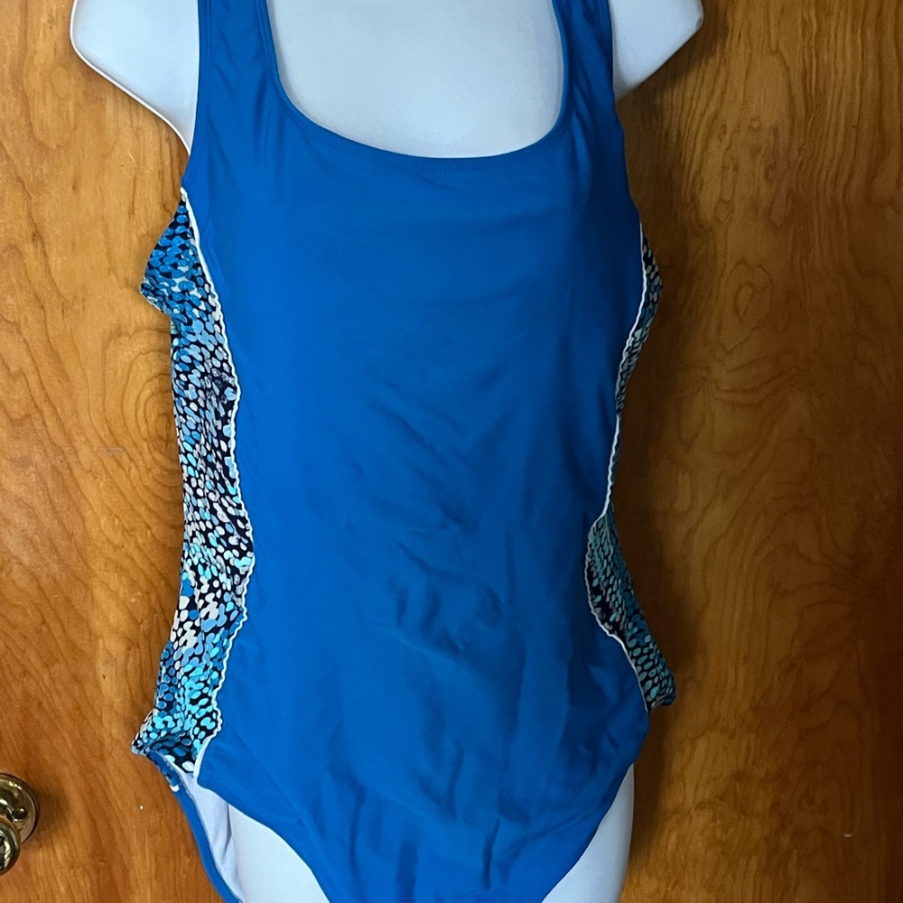 Catalina one-piece blue swimsuit.  Gently worn.
XL.  Secures in back